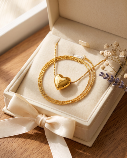 Collier Cœur Puffy dans son coffret cadeau avec fleurs séchées